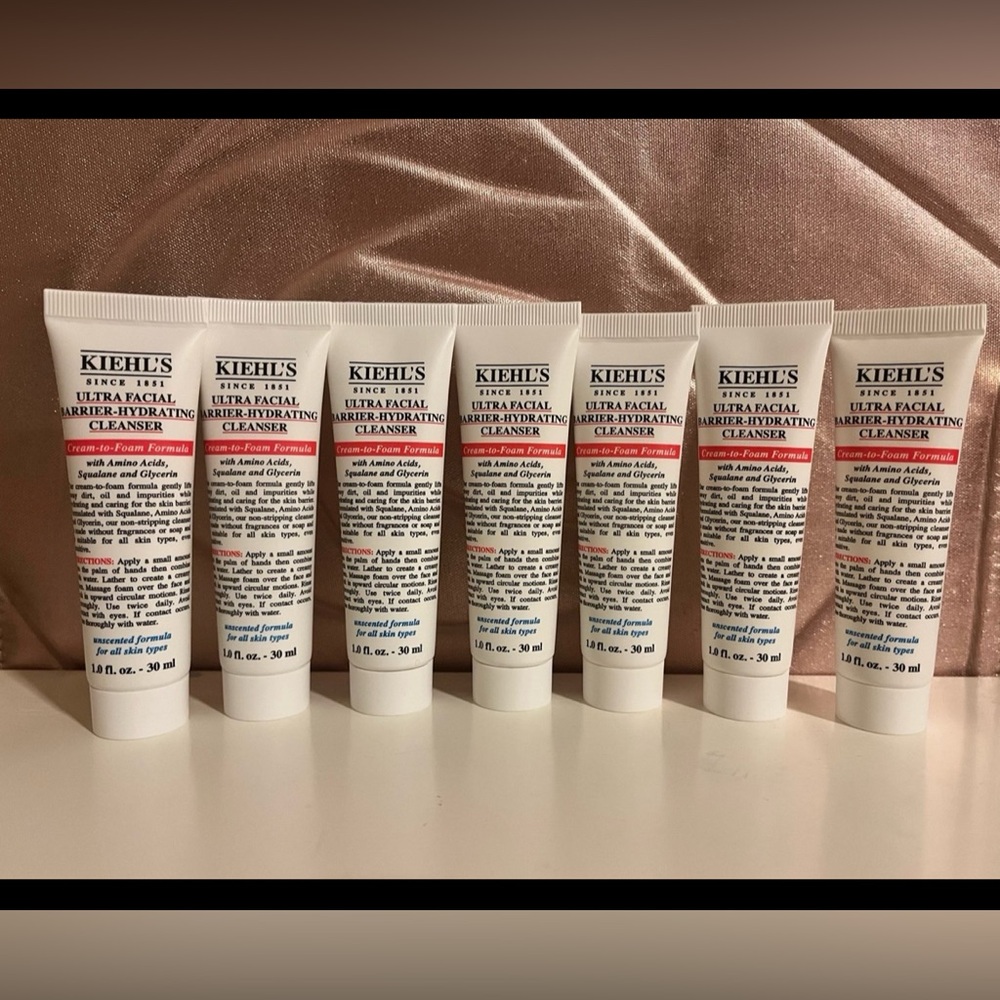 7 PCS Kiehl's Ultra Facial barrier hydrating Cleansers 7*30ml=210ml
